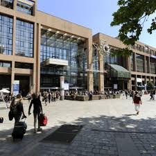 Latitude 45,761870 / longitude 4,857437. Sncf Importante Operation De Police A Lyon A Cause De 200 Passagers