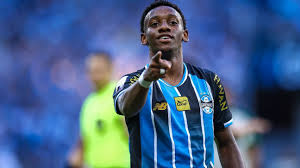 Grêmio reconhece dívida milionária e vai dar um terço da venda de Gabriel Mec para empresário