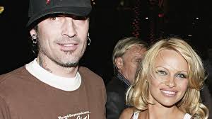Pamela Anderson soll Scheidung von Tommy Lee bereut haben