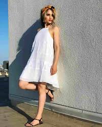 Miliki Tubuh Tinggi Semampai 10 Pose Cinta Laura Bak Model Profesional Di 2020 Selebriti Selebriti Cantik Model