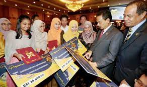 Anak perak ini berita baik untuk anda kini anda sudah boleh membuat permohonan pinjaman pengajian tinggi kerajaan negeri perak bagi sesi 2020 2021. Perak Tanggung Tunggakan Pinjaman Pendidikan Rm17 5 Juta