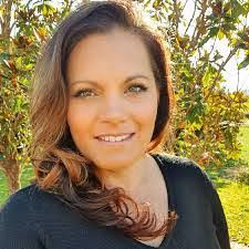 Rena Ferris's Instagram, Twitter & Facebook