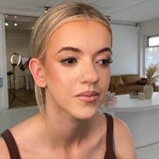 Sandra Hallam's Instagram, Twitter & Facebook