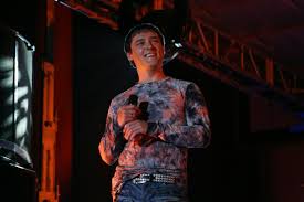 Солисты — юрий шатунов (основной солист), константин пахомов и андрей разин (с 1988 года — руководитель группы), музыкальный руководитель — композитор сергей кузнецов, с 1989 года — композитор. Shatunov Yurij Vasilevich Vikipediya S Kommentariyami