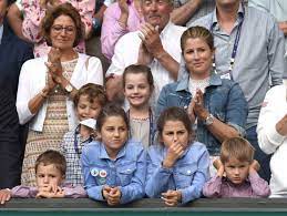 Djokovic's no stranger to pressure, but he's not letting it stop him: Sport Die Familie Hat Ihren Vater Und Ehemann Wieder Wie Roger Federer Sich Vom Wimbledon Drama Erholt