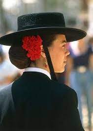 Where Do These Hats Come From Indochina Voyages Spanish Woman Spanish Style Traditional Outfits