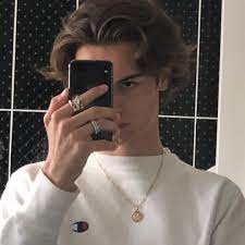 Longboards Skateboarding Outdoors Skater Boys Longboards Boys Haircuts Boy Hairstyles Skater Hairstyles
