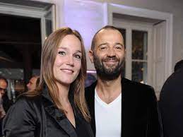 Il volo del mattino è lo storico programma radiofonico condotto da fabio volo @fabiovoloo @violastock regia di @mauriziorossato. Fabio Volo Annuncio In Radio Sposero Johanna Hauksdottir Corriere It