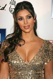 Half Up Half Down Kim K Inspiration For Holiday Hair Kimkardashian Kimkardashianhair H Kim Kardashian Wedding Kim Kardashian Outfits Kim Kardashian Hair