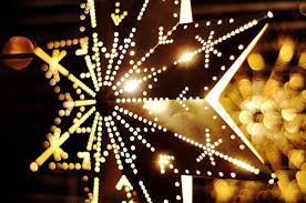 A parte queste due indicazioni, è possibile scegliere modelli, forme e colori che più ci piacciono, magari. Migliori Luci Di Natale Da Esterno Recensioni Prezzi E Offerte Luci Di Natale Per Giardino