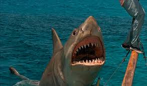 Spielberg quería que 'Tiburón 2' contara la historia real de una tripulación que fue devorada por tiburones en 1945 - HCH.TV