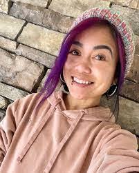 Reyna Barton's Instagram, Twitter & Facebook