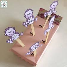 Five little monkeys jumping on the bed (picture book with song lyrics and coloring book): 5 Little Monkeys Activity