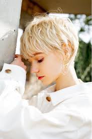 Lesley Flood (lesleycarolineflood)