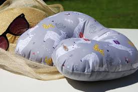 A modern pillow for the modern day lifestyle! Diy Sewing Tutorial How To Make Your Own Neck Pillow