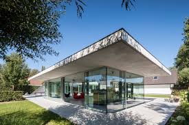 Buuut i'm so happy astra parris ~`•°bloxburg ideas°•~`. Impressive Design Of A Modern Glass And Concrete Pool House In Belgium Home Design Lover