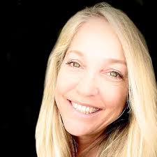 Great Big Hug!: Adventures with Molly: Lucas, Michelle: 9798868996214:  Amazon.com: Books