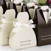 These gifts are romantic and beautiful. 1