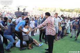 During the time of prayer at the synagogue church of all. Excitement As Tb Joshua Performs Miracles In Nazareth Draws Huge Crowd Photos