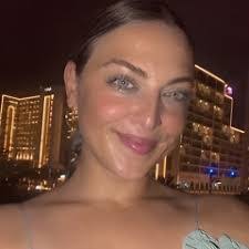 Sasha Lee's Instagram, Twitter & Facebook