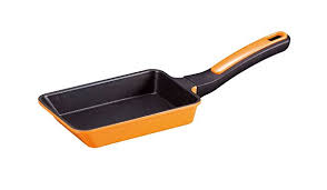 Amazon Com Wahei Freiz Mini Egg Cooking Pan For Bento Lunch Orange Ops 085 From Japan Kitchen Dining