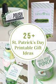 Cute crochet decor for st patrick's day. St Patrick S Day Printables The Idea Room