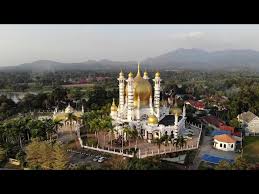 Hiring a taxi at the airport facilities is recommended only for emergencies, since their rates taxi cabs are found outside the exit gates of terminals 2 & 3 at the cancun airport. Kuala Kangsar Royal District Kuala Kangsar Destimap Destinations On Map