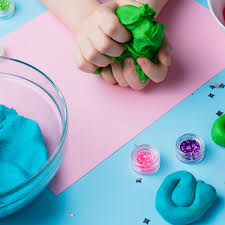 ‪Simple DIY Crafts for Toddlers Using Everyday Items – Figgy‬‏