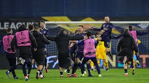 Prvi meč u londonu okončan je sigurnom pobedom ekipe žozea murinja od 2:0 i delovalo je da će revanš u zagrebu biti samo formalnost, ali sa tim se nisu složili fudbaleri dinama. Jcke6wemgh2lom