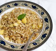 Upavaschi Sabudana Khichdi Upvas Khichdi Upahar Breakfast Recipes Maharashtrian Cuisine Snack Recipes Sag Sabudana Khichdi Sago Recipes Breakfast Recipes