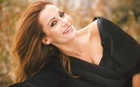 Contact δέσποινα βανδή on messenger. H Despoina Olympioy Anebazei Sto Instagram Thn Prwth Fwto Toy Gioy Ths Like Com Cy