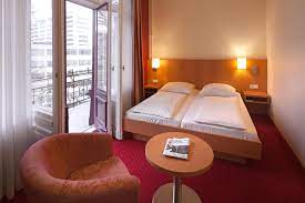 Situated in the best location, close to kurfürstendamm, just steps away from the famous kadewe department store. Air In Berlin Hotel Berlin De