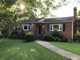 Red brick rancher exterior update. Help Updating Red Brick Ranch Home