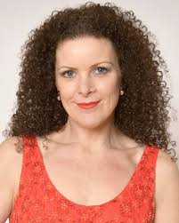 Gina Hogan to perform The Women of the 60s show at Dubbo