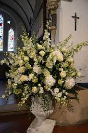 Review our complete list of wedding arrangements and bouquets. E5b918fd6344fbe4d746d16451cd8e6a Jpg 533 800 Church Flowers Church Wedding Flowers White Flower Arrangements