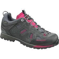 Mammut Ayako Low Gtx Approach Shoe Women S Graphite Dark Magenta Women Shoes Hiking Shoes Hiking Shoes Women