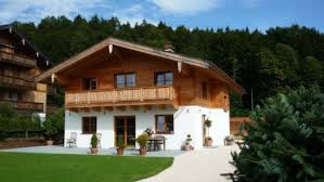The view of the lake and the surrounding mountain panorama is simply magical and fascinates visitors and holidaymakers in every season. Aquarell Haus Am Tegernsee Step By Step 1 Aquarelle Und Geschichten Rund Um Die Malerei Von Frank Koebsch