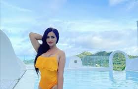 3 Foto Mami Sisca Berlibur di Labuan Bajo, Wow Banget