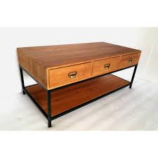 Les tables basses industrielles s'adaptent à différents styles et s'intègre facilement dans différents le design de la table basse industrielle attirera à coup sûr les amateurs d'espaces originaux et de. Table Basse Industrielle Bois Et Metal Belfast 3 Suisses