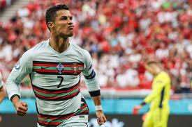 On 3 july 2010, ronaldo announced that he has become a father but has never revealed the identity of his son's mother. 6f5kn0dtytauzm