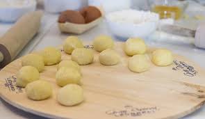 Check spelling or type a new query. Ricetta Gnocchi Ripieni Al Gorgonzola Dolce