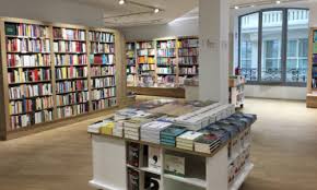 Casa del libro se caracteriza por tener entre sus estanterías libros especializados en todas las materias, con una amplia colección de ejemplares de todas ellas. Libreria Casa Del Libro Gran Via 29 Madrid