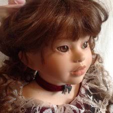 Фарфоровая кукла