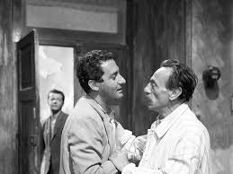 Considerato tra i capolavori di comencini e uno dei più importanti e rappresentativi film del cinema italiano, si aggiudicò il premio della giuria al festival di mosca e due david di donatello, assegnati ad alberto sordi e al produttore dino. Tutti A Casa Luigi Comencini 1960 By Lorenzo Ciofani