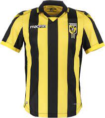 Entdecke alle neuen trikots von idrissa touré. Vitesse 2017 18 Trikots Veroffentlicht Nur Fussball