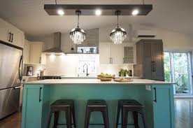 Cuisine Avec Ilot Turquoise In 2020 Design Kitchen Home Decor