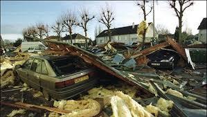De forts coups de vent sont attendus lundi matin sur les côtes de la manche. En Decembre 1999 Deux Jours De Tempete Devastent La France Ladepeche Fr