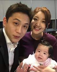 김우빈은 남편 전용진과 행복한 결혼 생활을 하고 있습니다. ê¹€ë¹ˆìš° ë‚¨íŽ¸ ì „ìš©ì§„ ì§ì—…