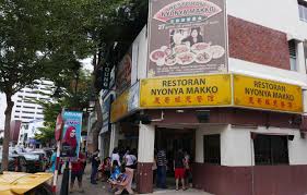 The cendol here sticks near the first, with very little more than the standard gula melaka, coconut milk, pandan jam, and shaved ice. In Search Of The Best Cendol In Malacca Taking Flights