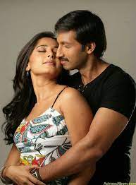 Kissing is the most passionate and intimate form of expression of love. Anushka Shetty Maplover9000 Hot Kiss Romantic Comedy Film Singer